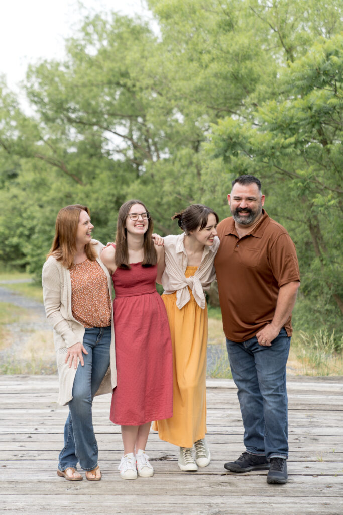 Earth tone color palette for family pictures.
