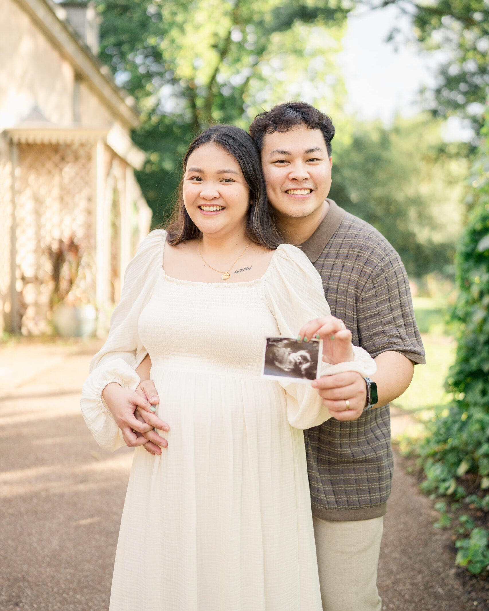 Maternity Picnic Photoshoot and Gender Reveal