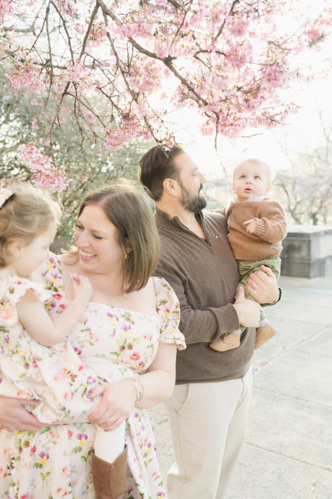 Family enjoying an early morning photo session at the Philadelphia Museum of Art